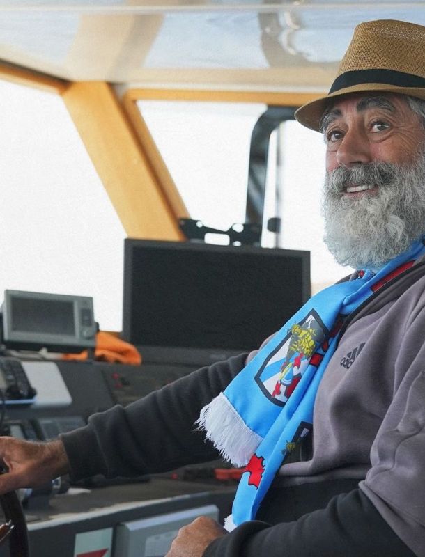 La peña celtista "Carcamáns" a bordo de Piratas de Nabia