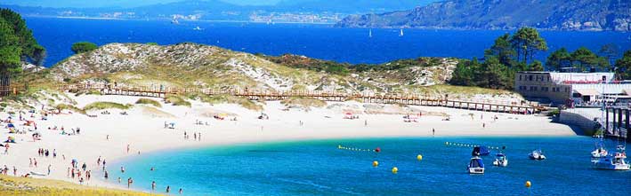 servicios en la playa de Rodas, islas Cies, Galicia