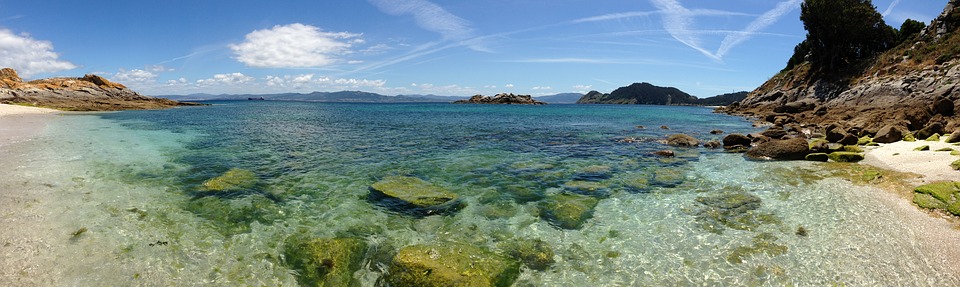 Swimming in Cíes Islands: Discover a paradise at your fingertips